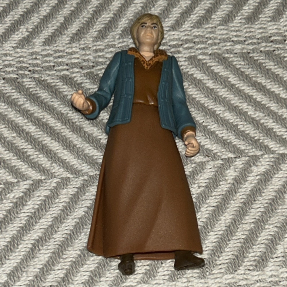 Vintage 1999 Hasbro Star Wars‎ Aunt Beru Action Figure